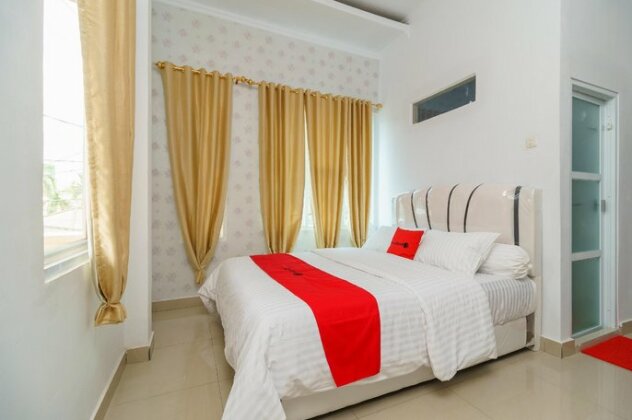 RedDoorz Syariah near Simpang Sekip Palembang - Photo3