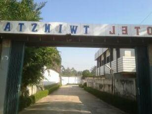 Twin Star Hotel - Photo2