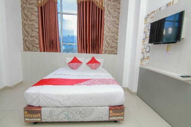 OYO 861 R Four Hotel - Photo3