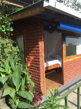 Rustic Waterfall Cabin Munduk Wanagiri with pool - Photo2