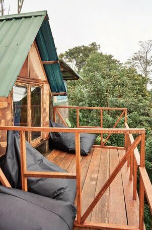 Rustic Waterfall Cabin Munduk Wanagiri with pool - Photo3
