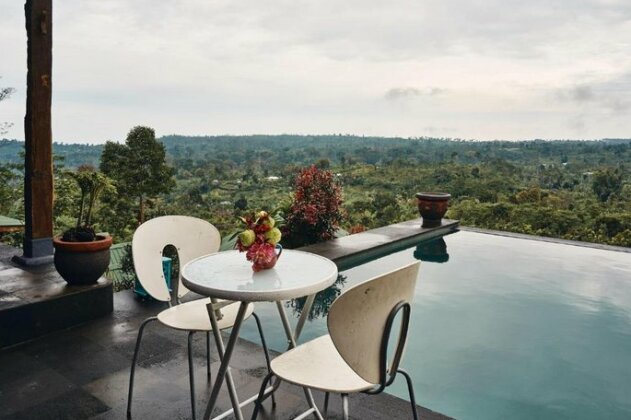 Rustic Waterfall Cabin Munduk Wanagiri with pool - Photo4