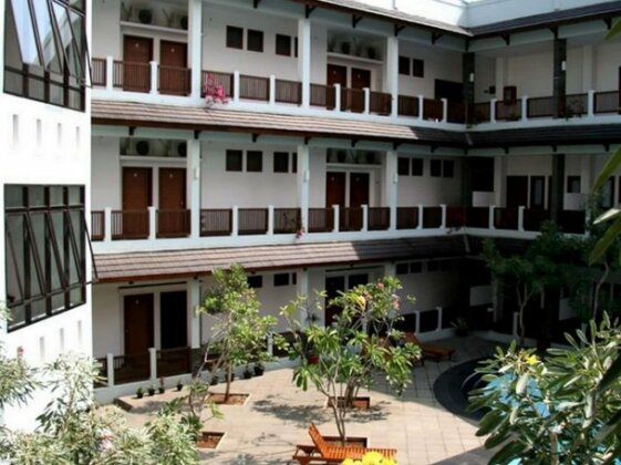 Laut Biru Resort