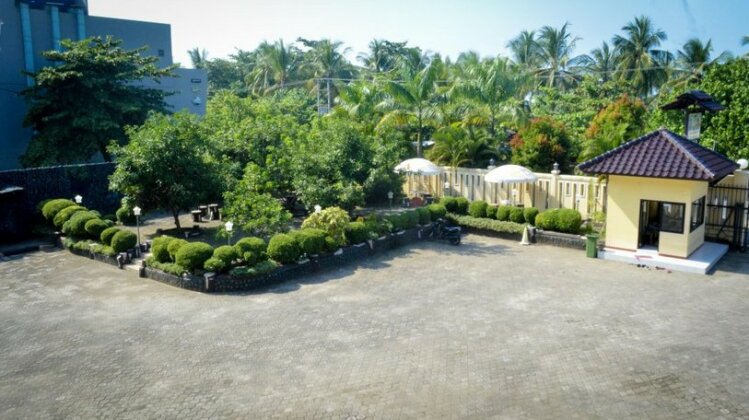 Uni Beach Hotel - Photo2