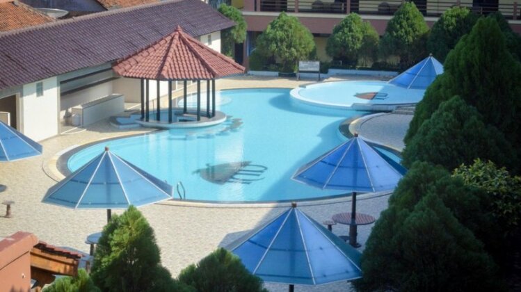 Uni Beach Hotel - Photo3