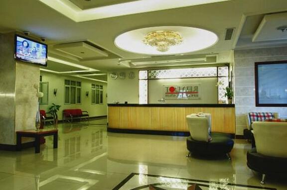 Red Dot Hotel Bangka - Photo2