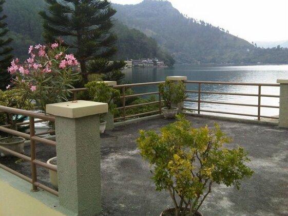 Pandu Lakeside Hotel Parapat - Photo4