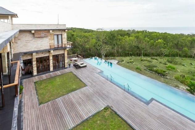 The Uluwatu Peak - Photo2