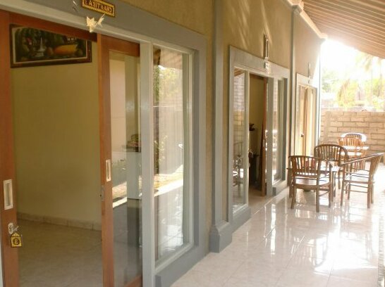 Pondok Dhevika Hotel - Photo2