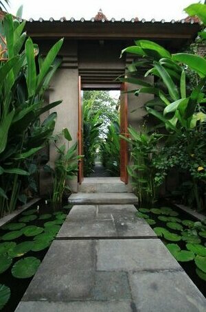 Villa Sutra