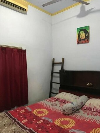 Red Beach Homestay Pesanggaran - Photo2