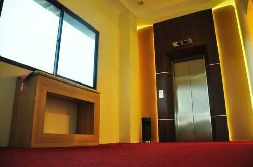 G-Hotel Pontianak - Photo3