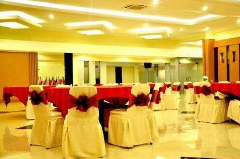 G-Hotel Pontianak - Photo4
