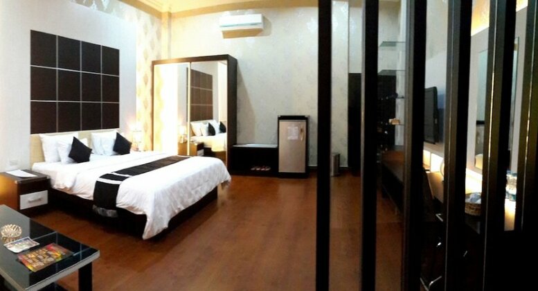 Hotel Harmony In Pontianak - Photo2