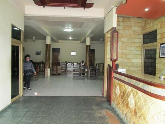 Surya Hotel - Photo4