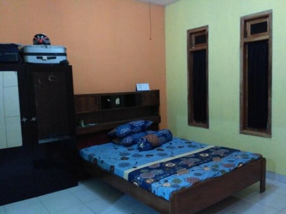 Jlatren Homestay - Photo2