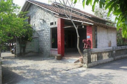Sanjaya Guesthouse