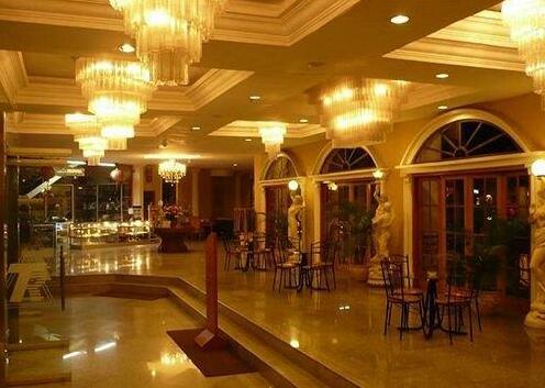 OYO 395 Tretes Raya Hotel - Photo2