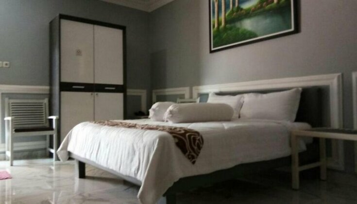 Ayeng Mandiri Hotel - Photo2