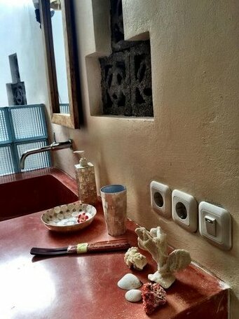 FabuLou's Place - Photo3