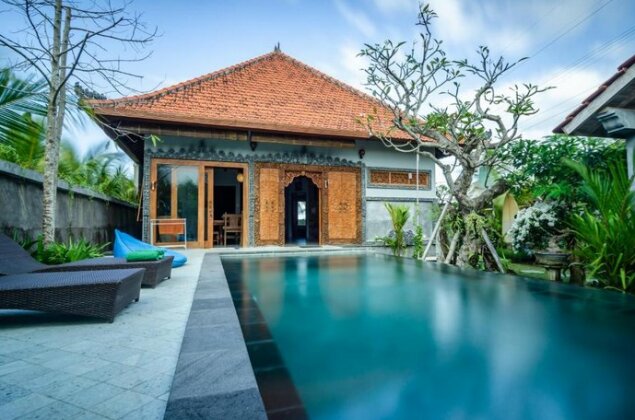 Fins Villa Medewi - Photo2