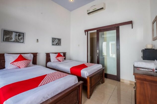 OYO 915 Villa Sari - Photo4