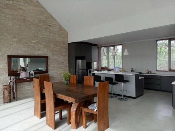 Villa Akira Puncak - Photo4