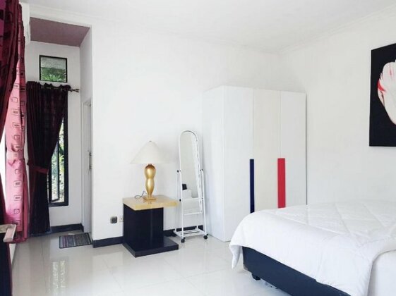 Villa Fiore Puncak - Photo3