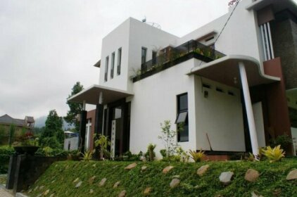 Villa Fiore Puncak