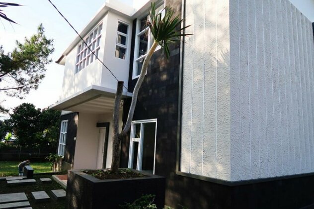 Villa Herrera Puncak