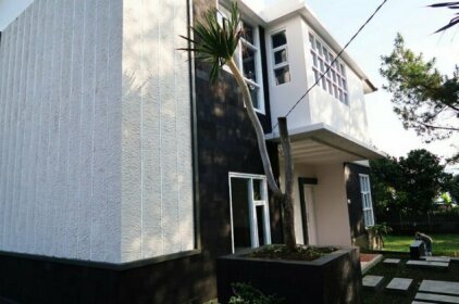 Villa Herrera Puncak