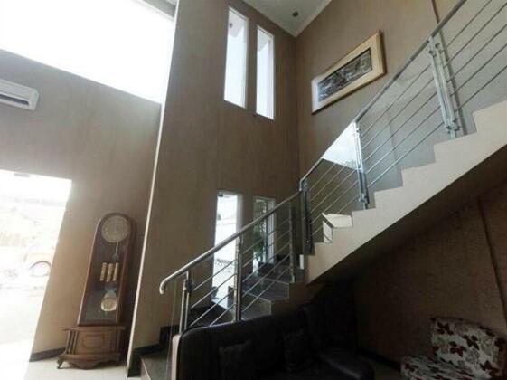 Permata Hotel Purwakarta - Photo2