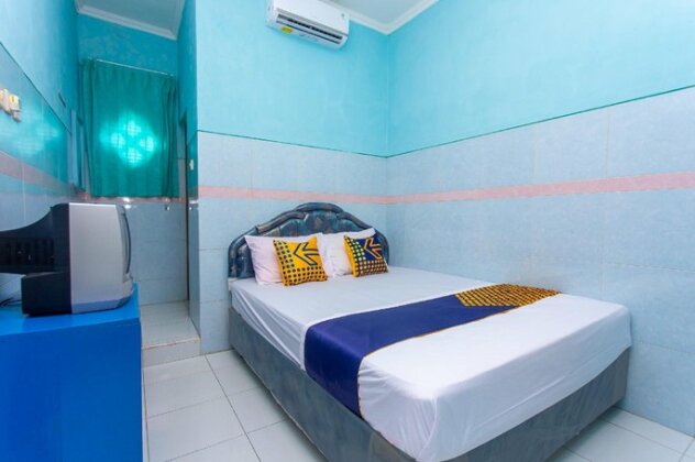 SPOT ON 2871 Hotel Budi - Photo2