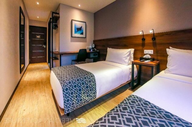 Meridian Adventure Marina Club & Resort - Photo4