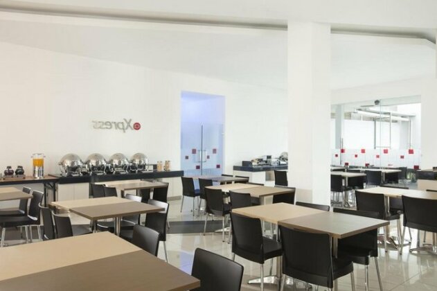 Amaris Hotel Samarinda - Photo2