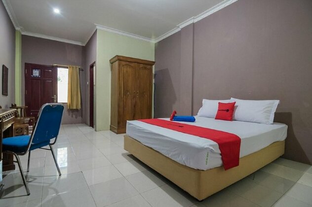RedDoorz near Samarinda Square - Photo2