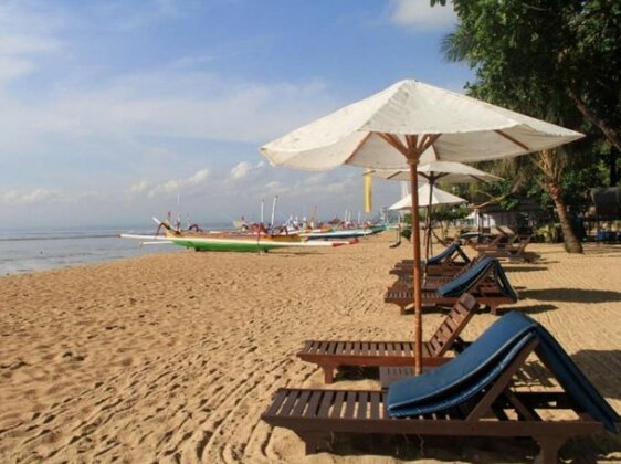 Besakih Beach Resort - Photo2