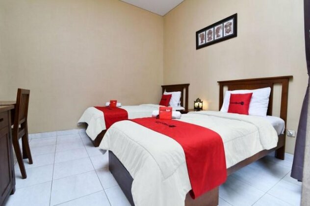 RedDoorz near Pantai Sanur Bali Sanur - Photo2