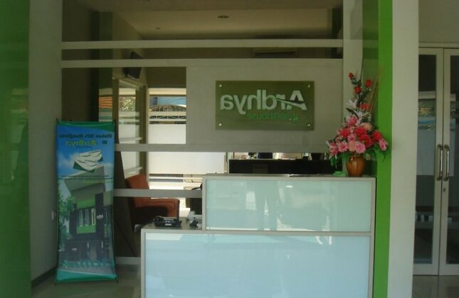 OYO 484 Ardhya Hotel Syariah - Photo4