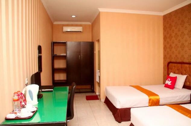 ZEN Rooms Sedati Juanda - Photo4