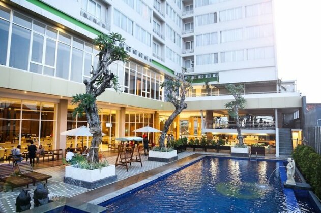 Gets Hotel Semarang - Photo2
