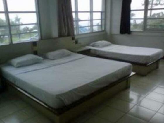 Nyata Plaza Hotel - Photo4