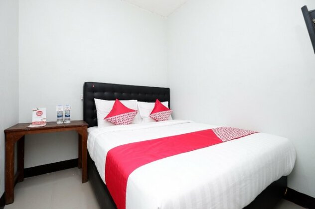 OYO 1565 Palebon Residence - Photo2