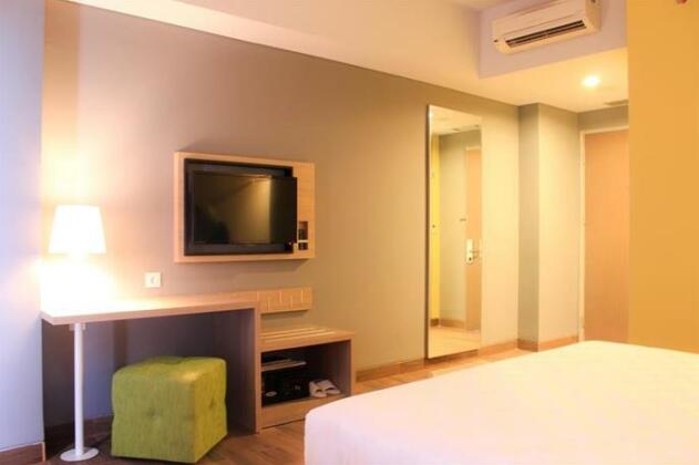 Pesonna Hotel Semarang - Photo4