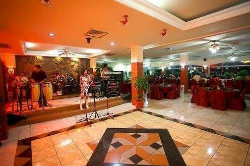 Pondok Serrata Hotel Semarang - Photo2
