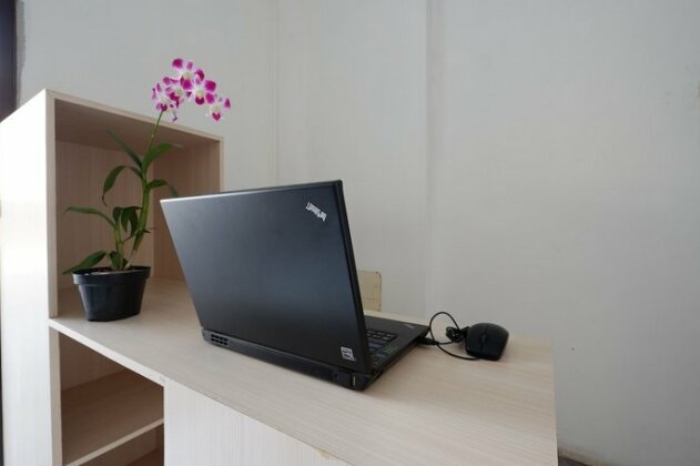 RedDoorz near Mall Ciputra 2 - Photo4