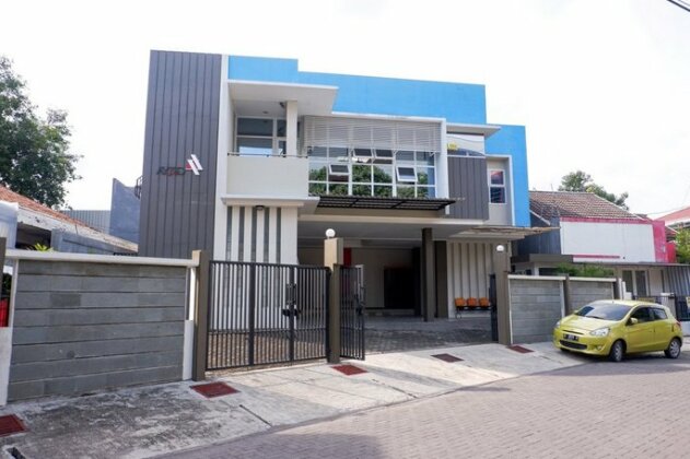 RedDoorz Plus near Mall Ciputra Semarang - Photo2