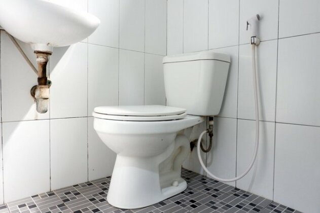 RedDoorz Plus near Mall Ciputra Semarang - Photo5
