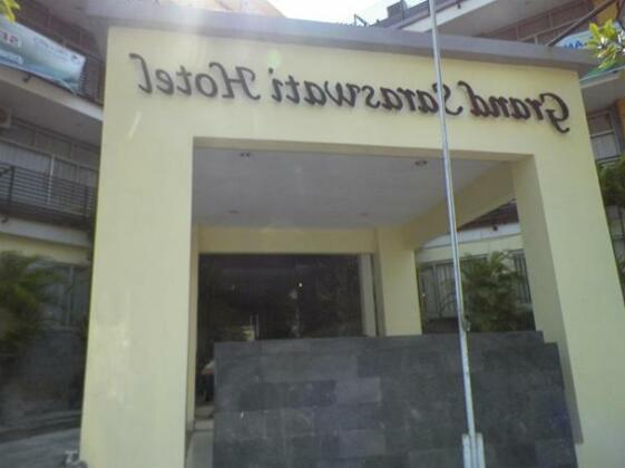 RedDoorz Plus @ Singosari Raya - Photo5