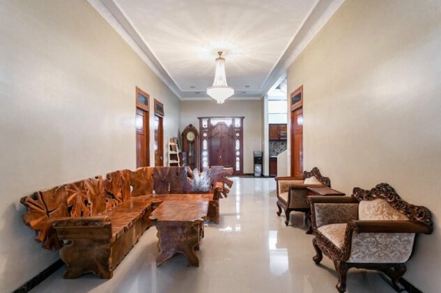 RedDoorz Syariah near Exit Toll Banyumanik - Photo5